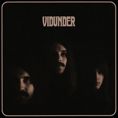 News Added May 10, 2013 Vidunder is bluesy 70’s rock with a touch of garage. The trio now joins Spiders, Horisont and Dean Allen Foyd, by releasing their debut album on Crusher Records. n late 2012, it was once again time to step into the studio, this time to begin the recording of the Vidunder […]