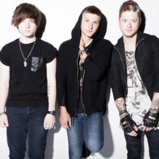 News Added May 29, 2014 Hot Chelle Rae is an American pop rock band formed in Nashville, Tennessee in 2005. The band consists of Ryan Follesé (lead vocals, rhythm guitar), Nash Overstreet (lead guitar, backing vocals), and Jamie Follesé (drums). Their debut album, Lovesick Electric, was released on October 27, 2009. They gained widespread attention […]