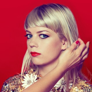 News Added Jan 09, 2016 The upcoming album from canadian singer/songwriter Basia Bulat is produced by Jim James, singer in My Morning Jacket. "Good Advice" is Basia Bulat's third album, following 2013's "Tall Tall Shadow". “Pop songs can take all those big statements and those big feelings that you have. You don’t need to necessarily […]