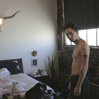 News Added Mar 16, 2016 Jordan Raf is an LA-based singer and producer who is kind of one of those weird eccentric people you'll meet at a party who's shirtless and wearing a cowboy hat and even though you probably want to roll your eyes, conversation with him will charm you and you'll want to […]