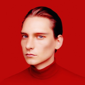 News Added Mar 03, 2017 Back in 2014 the dark and haunting over-the-top synthpop of Thomas Azier and his debut album Hylas became a fan favorite. After a long break, the Dutch gentleman now finally shared new music with us. His second album Rouge is set for a release on May 12 via Polydor/ Island […]