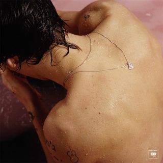 News Added Apr 13, 2017 Harry Styles, one of the members of the boyband One Direction, has announced his long-awaited self-titled solo album. The lead single is the already released "Sign Of The Times", a song that has influences of David Bowie and Prince and has received several good critics. Submitted By Luca Serrachioli Source […]