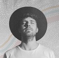News Added Jun 09, 2017 Andrew Belle is a 32 year old singer/songwriter form Chicago, IL, currently based in Los Angeles. Andrew stared his musical career at the age of 22, when returning home from college. He released his first EP, "All Those Pretty Lights", in 2008, followed by the single "In My Veins" (2010), […]