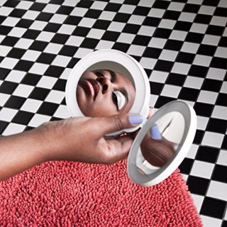 News Added Jul 26, 2017 "Dreams and Daggers" is the forthcoming fourth studio album from Jazz singer Cécile McLorin Salvant, and her first release since her "For One to Love" won the Grammy Award for Best Jazz Vocal Album in 2016. The double disc LP is currently slated to be released on September 29th, 2017 […]
