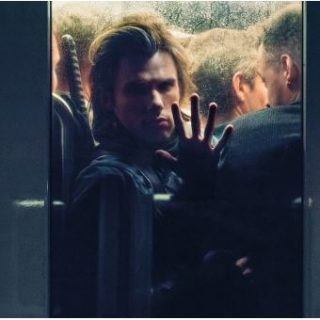 News Added Oct 20, 2017 It's been six years since Orelsan had not released a solo album. Since his second opus event "Le Chant Des Sirènes" released in 2011, the jack-of-all rapper was more than busy: two more albums on the counter (certified platinum disc) with his band Les Casseurs Flowters (a duet with Gringe), […]