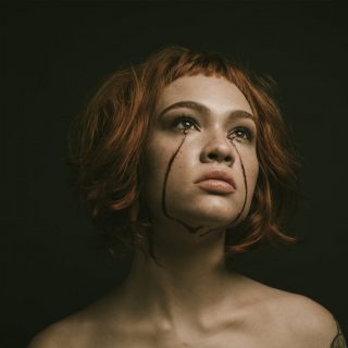 News Added Aug 26, 2019 Revealed throught 2016's edition of musical reality show The Voice, the singer-songwriter from Brusque, Santa Catarina (Brazil) announced the release of her debut album, "Mais que os Olhos Podem Ver" ("More than the Eyes Can See"). It'll bring ten tracks and will be streamed through all digital platforms on September […]